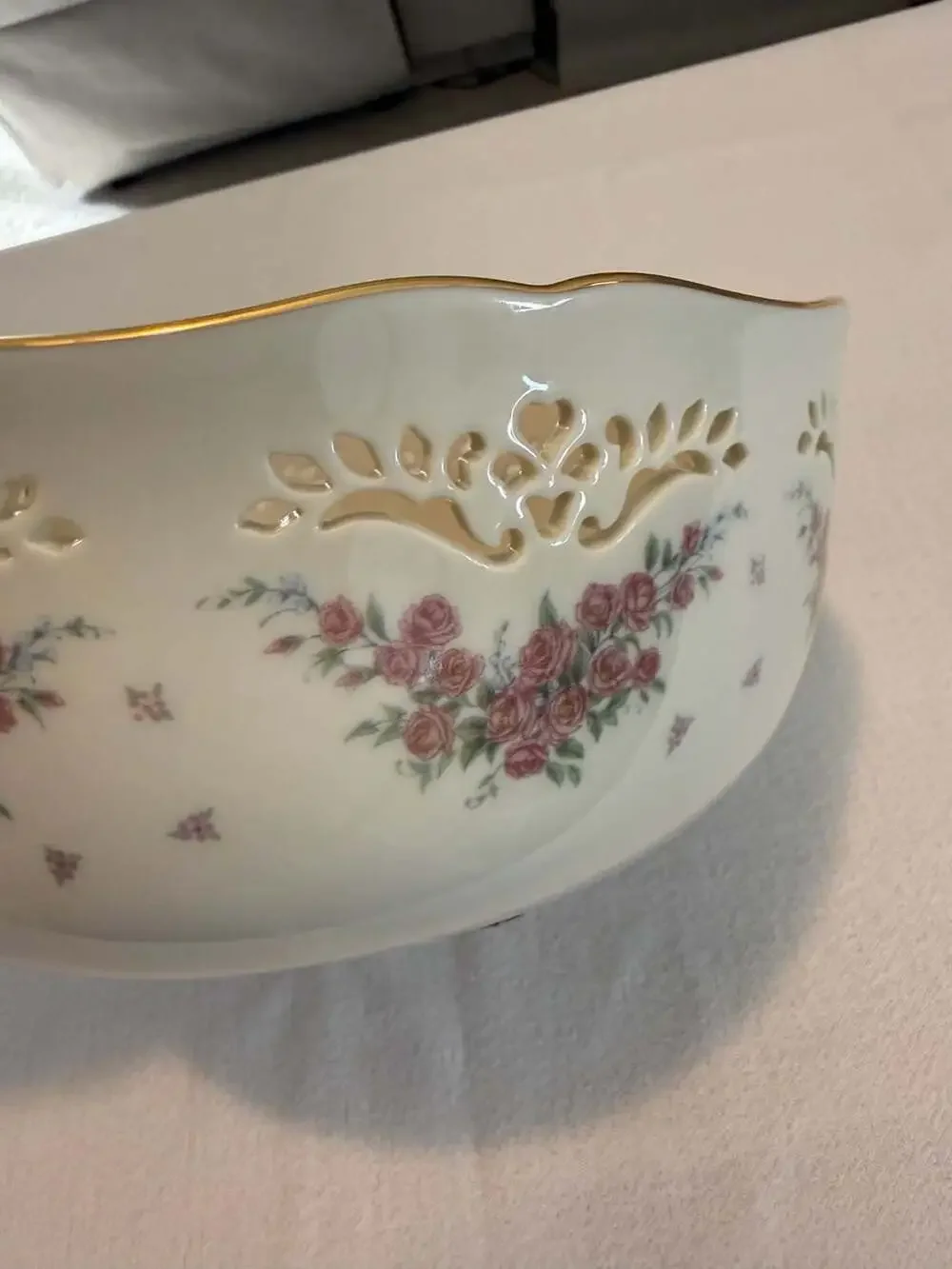 Lenox Petite Rose 8-Inch Pierced Round Serving Bowl with Scalloped Gold Edge